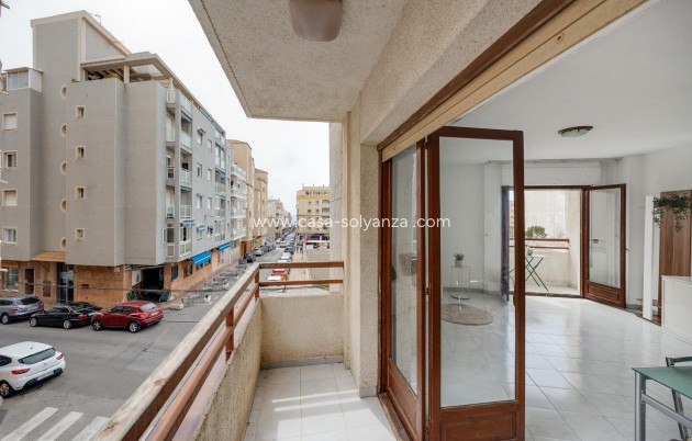 Resale - Apartment / flat - Torrevieja - Estacion Autobuses