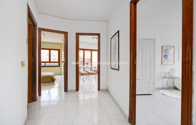 Resale - Apartment / flat - Torrevieja - Estacion Autobuses
