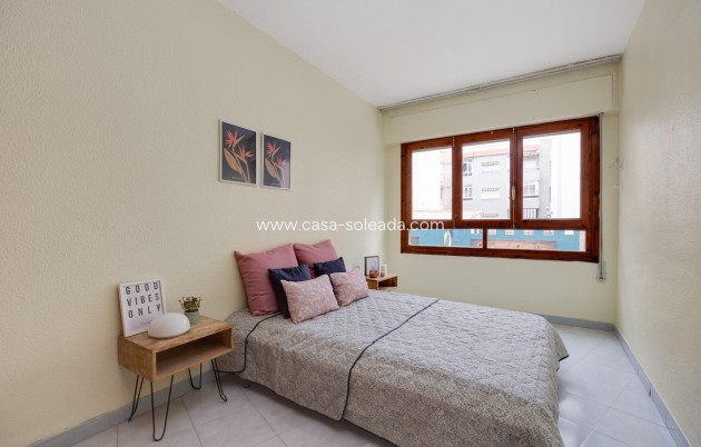Resale - Apartment / flat - Torrevieja - Estacion Autobuses