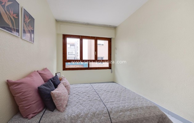 Resale - Apartment / flat - Torrevieja - Estacion Autobuses