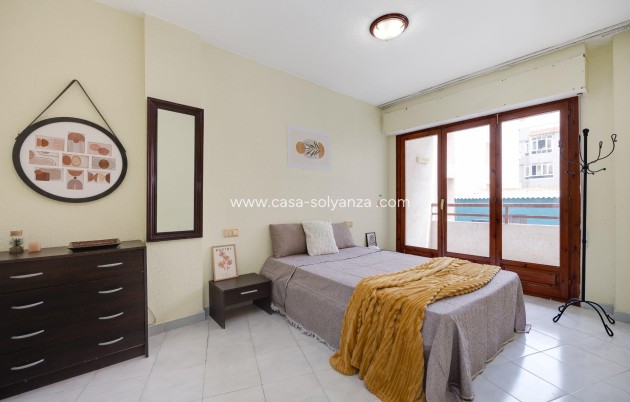Resale - Apartment / flat - Torrevieja - Estacion Autobuses