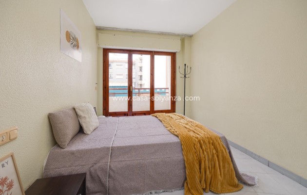 Resale - Apartment / flat - Torrevieja - Estacion Autobuses