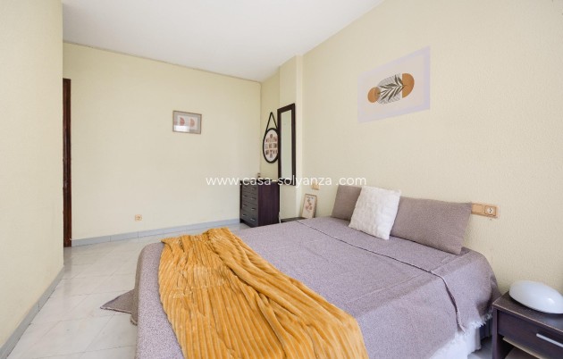 Resale - Apartment / flat - Torrevieja - Estacion Autobuses