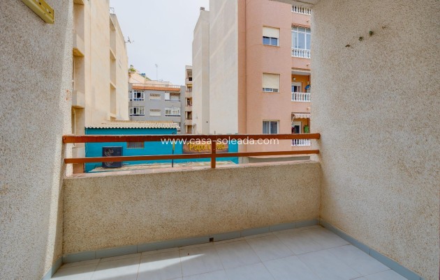 Resale - Apartment / flat - Torrevieja - Estacion Autobuses