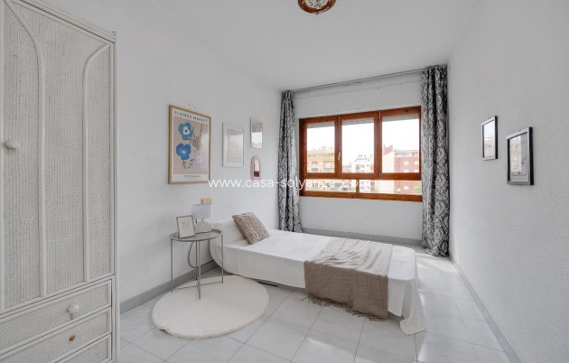 Resale - Apartment / flat - Torrevieja - Estacion Autobuses