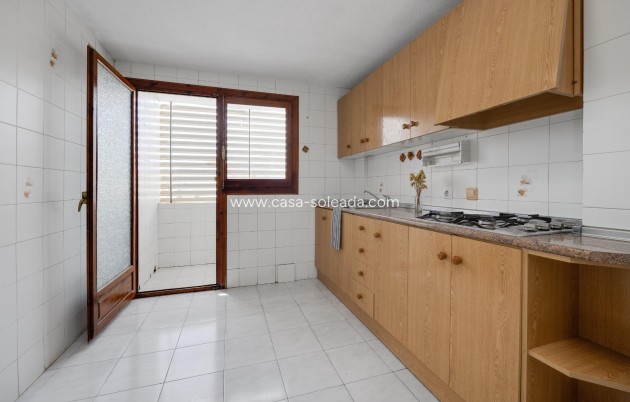 Resale - Apartment / flat - Torrevieja - Estacion Autobuses