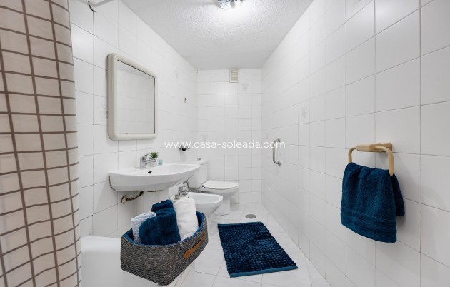 Resale - Apartment / flat - Torrevieja - Estacion Autobuses