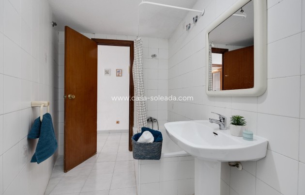 Resale - Apartment / flat - Torrevieja - Estacion Autobuses