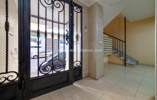 Resale - Apartment / flat - Torrevieja - Estacion Autobuses
