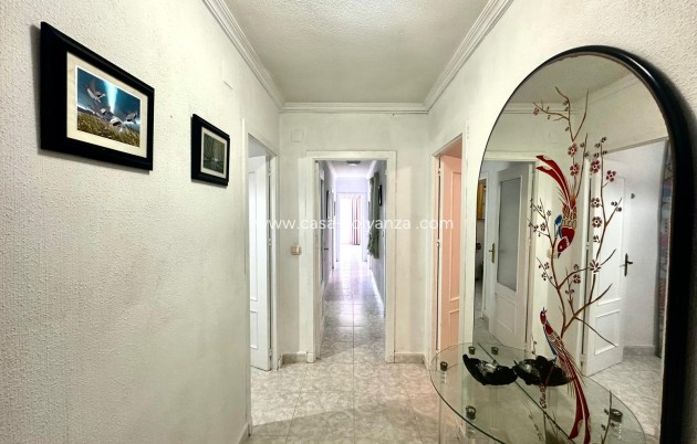 Resale - Apartment / flat - Torrevieja - Center