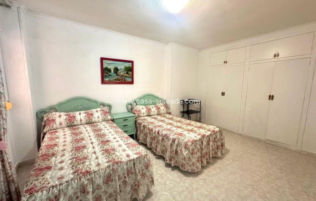 Resale - Apartment / flat - Torrevieja - Center