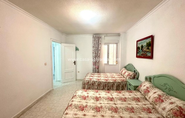 Resale - Apartment / flat - Torrevieja - Center