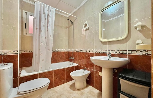Resale - Apartment / flat - Torrevieja - Parque Las Naciones