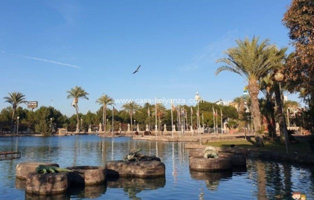 Resale - Apartment / flat - Torrevieja - Parque Las Naciones