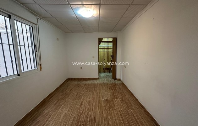 Resale - Apartment / flat - Torrevieja - Playa del Cura