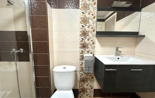 Resale - Apartment / flat - Torrevieja - Playa del Cura