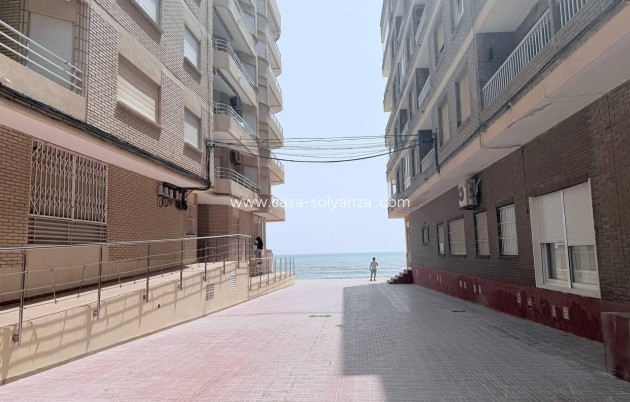 Resale - Apartment / flat - Torrevieja - La Mata