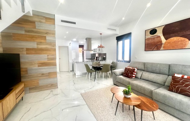 Resale - Villa - Torrevieja - La Siesta