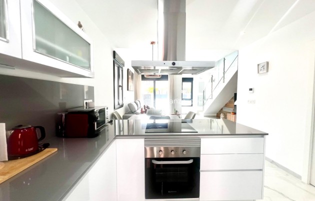 Resale - Villa - Torrevieja - La Siesta