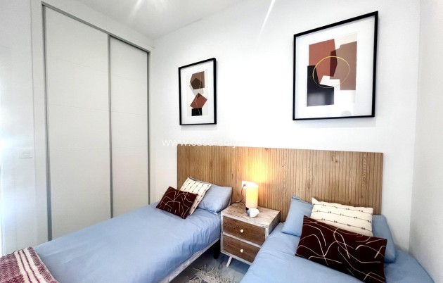 Resale - Villa - Torrevieja - La Siesta
