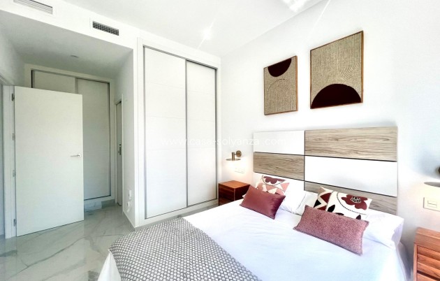 Resale - Villa - Torrevieja - La Siesta