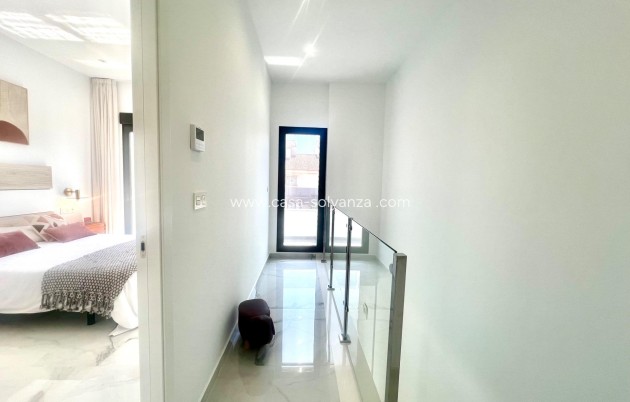 Resale - Villa - Torrevieja - La Siesta