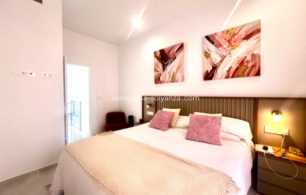 Resale - Villa - Torrevieja - La Siesta