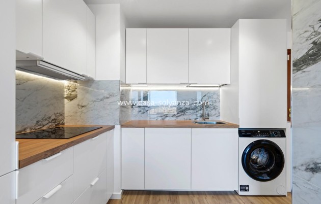Resale - Apartment / flat - Torrevieja - Punta Prima
