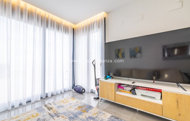 Resale - Villa - Torrevieja - Los Altos