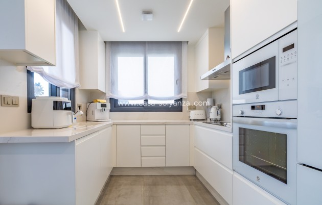 Resale - Villa - Torrevieja - Los Altos