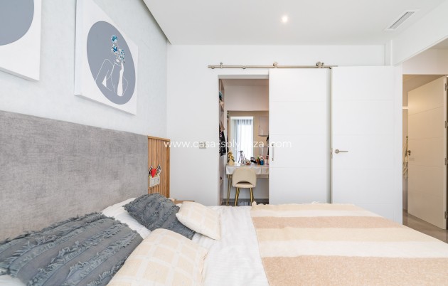 Resale - Villa - Torrevieja - Los Altos