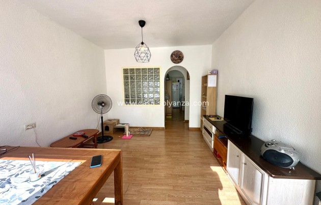 Resale - Apartment / flat - Torrevieja - Estacion Autobuses