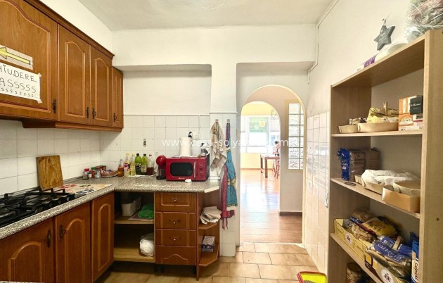 Resale - Apartment / flat - Torrevieja - Estacion Autobuses
