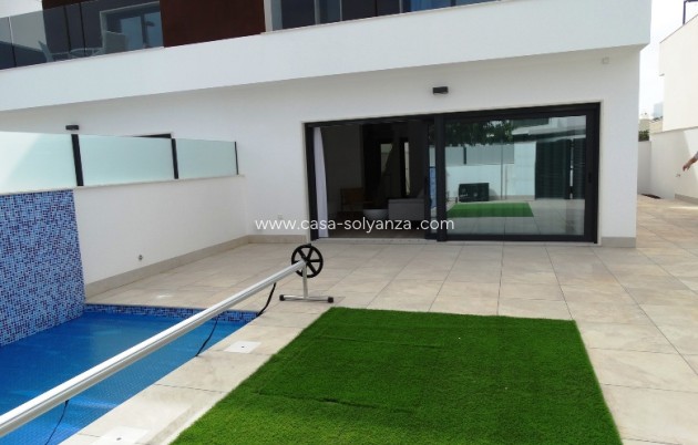 Obra nueva - Adosado - Pilar de la Horadada