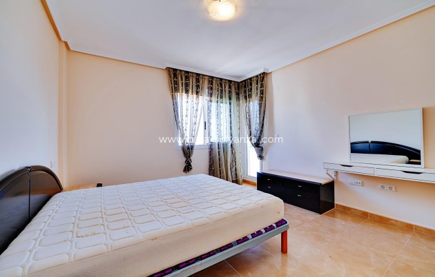 Revente - Maison de ville - Los Montesinos - La Herrada