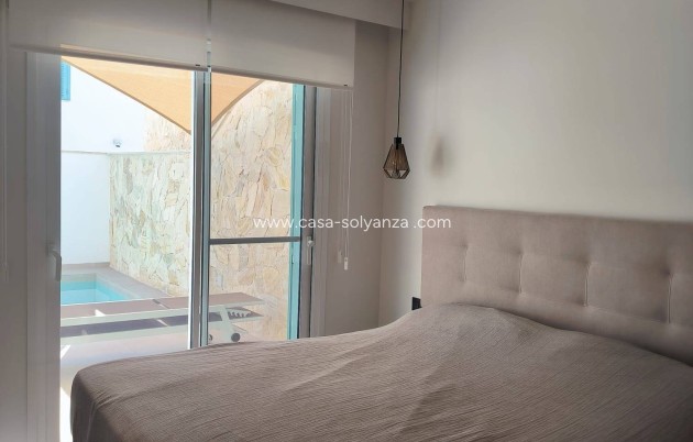 Resale - Bungalow - Pilar de la Horadada - El Mojón