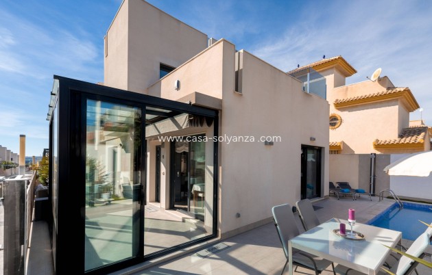 Resale - Villa - Torrevieja - Aguas nuevas