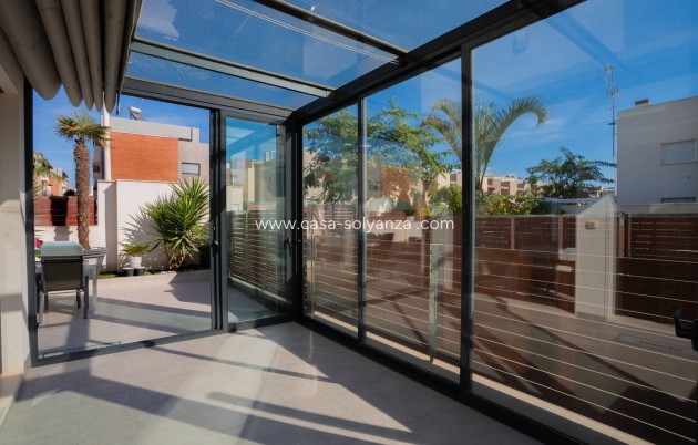 Resale - Villa - Torrevieja - Aguas nuevas