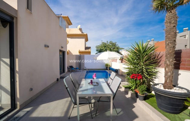 Resale - Villa - Torrevieja - Aguas nuevas