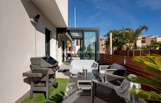 Resale - Villa - Torrevieja - Aguas nuevas