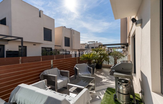 Resale - Villa - Torrevieja - Aguas nuevas