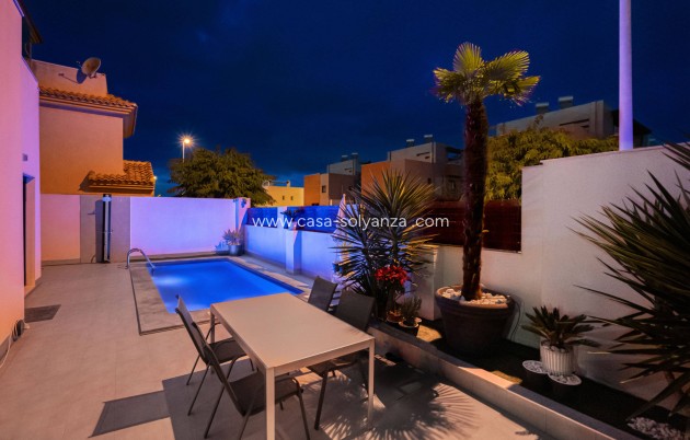 Resale - Villa - Torrevieja - Aguas nuevas