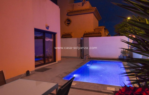Resale - Villa - Torrevieja - Aguas nuevas