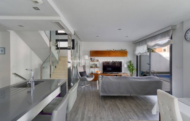 Resale - Villa - Torrevieja - Aguas nuevas