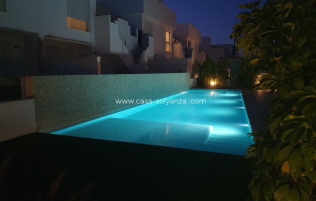 Resale - Bungalow - Pilar de la Horadada - Costa Blanca