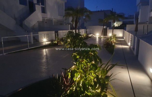 Resale - Bungalow - Pilar de la Horadada - Costa Blanca