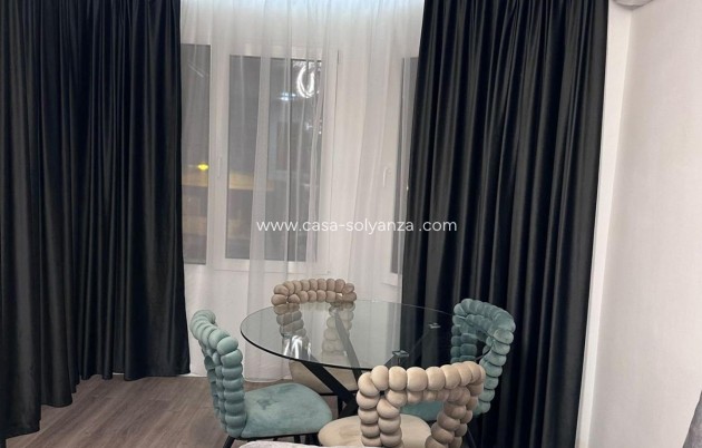 Resale - Apartment / flat - Torrevieja - Estacion Autobuses