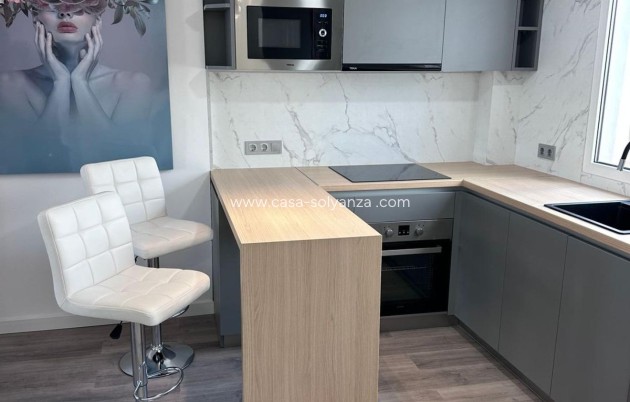 Resale - Apartment / flat - Torrevieja - Estacion Autobuses
