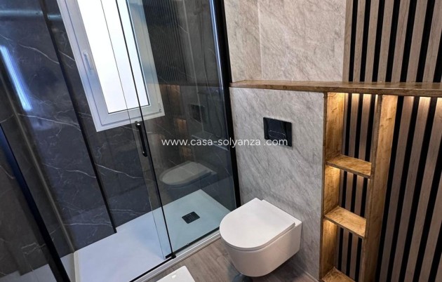 Resale - Apartment / flat - Torrevieja - Estacion Autobuses