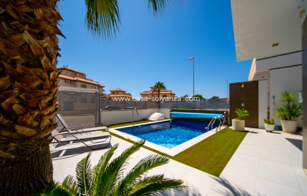 Resale - Villa - Orihuela Costa - Lomas de Cabo Roig
